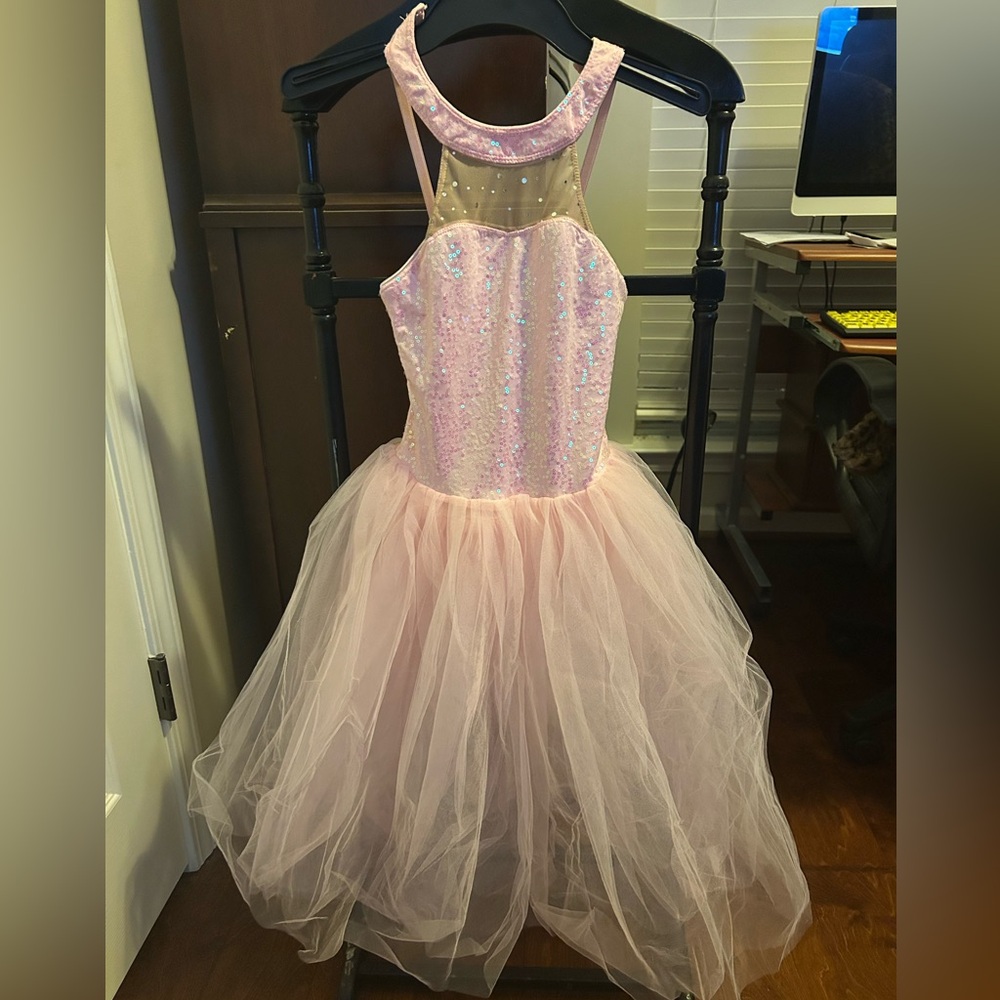 Absolutely beautiful pink party dress